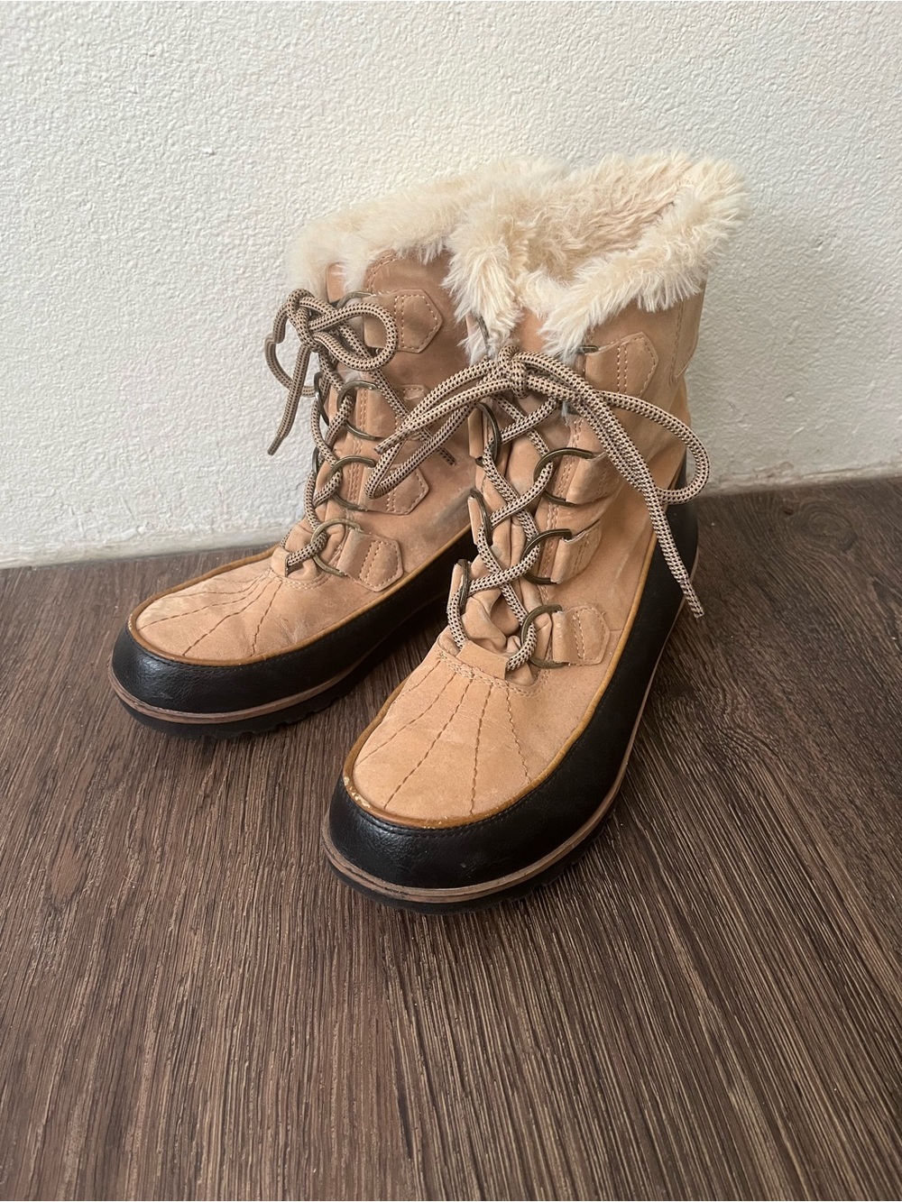 JBU Faux Fur Lace-Up Winter Boots Women’s Size 8M
